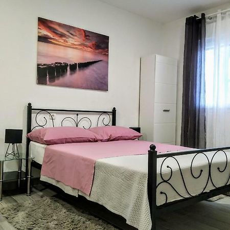 Studio Apartman Violeta II - 50M From The Beach Traù Esterno foto