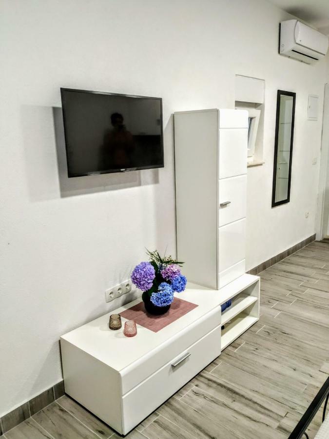 Studio Apartman Violeta II - 50M From The Beach Traù Esterno foto