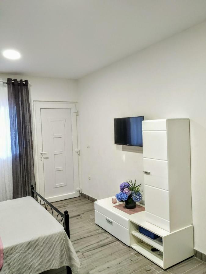 Studio Apartman Violeta II - 50M From The Beach Traù Esterno foto